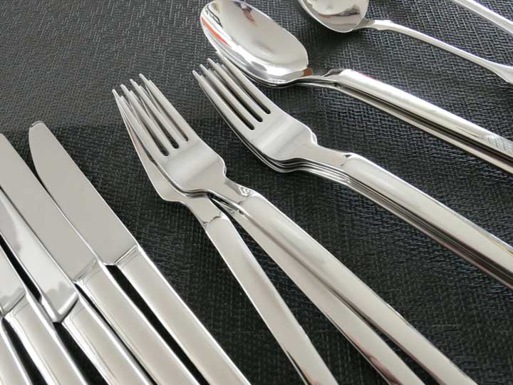 Diatomaceous Earth Polish cutlery